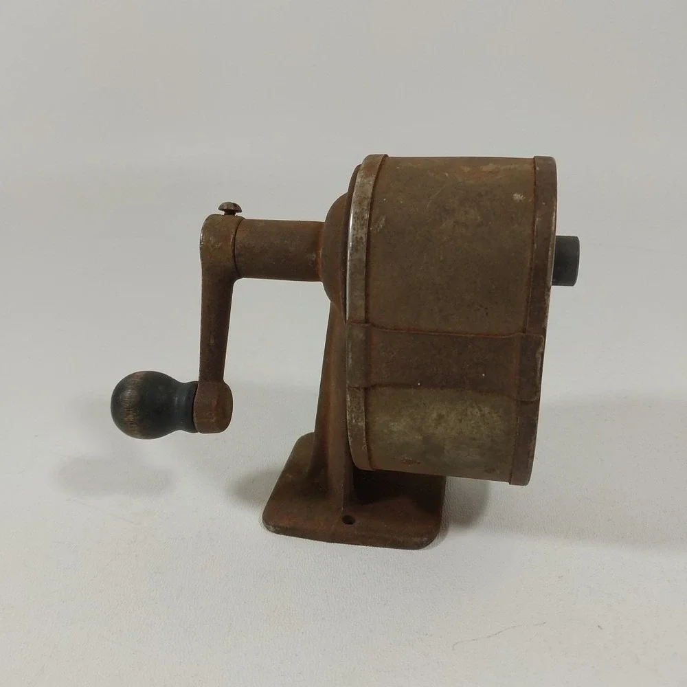 Vintage Chicago automatic pencil sharpener  HAND Crank model # 2‎ MADE IN USA